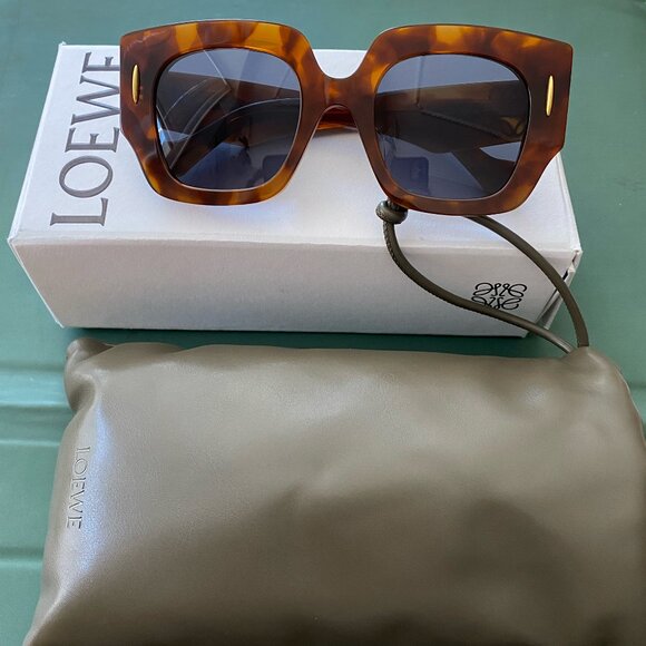 Loewe Accessories - Brand New Loewe Square Screen Sunglasses